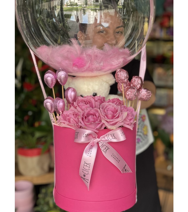 Pembe Kutuda Pembe İthal Güllü,Ayıcıklı,Çikolatalı,Balonlu Kutu