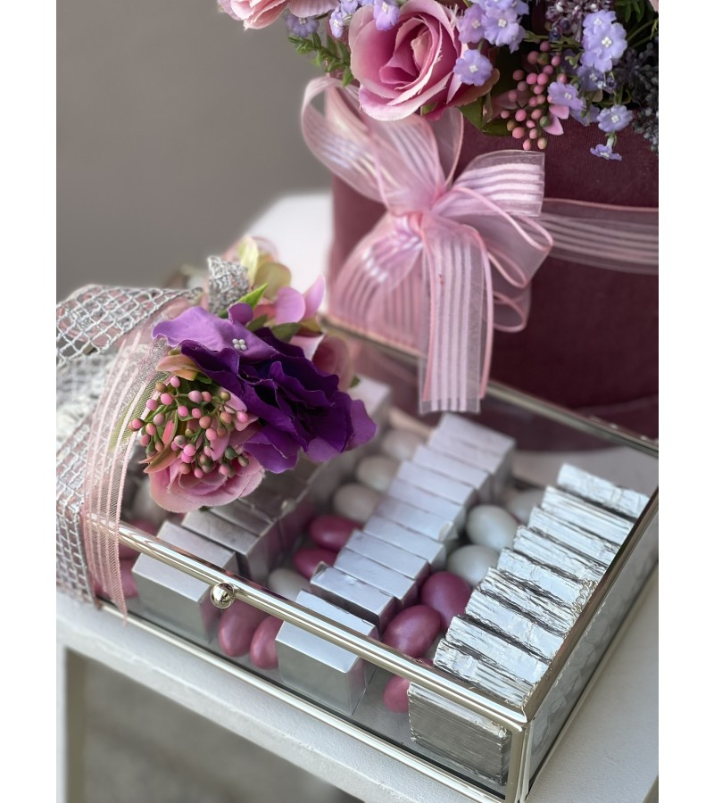Kadife Kutuda Pink Lavender Yapay Çiçek Aranjman & Gümüş Çikolata Kutusu