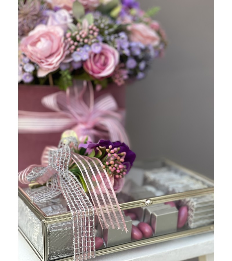 Kadife Kutuda Pink Lavender Yapay Çiçek Aranjman & Gümüş Çikolata Kutusu