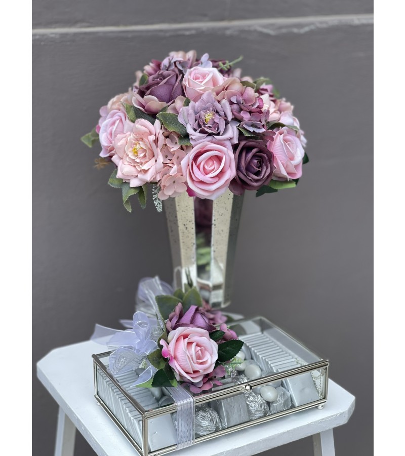 Gümüş Vazoda Pastel Renk Yapay Çiçek Aranjmanımız & Gümüş Çikolata Kutusu