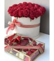 Krem Kadife Kutuda 41 Kırmızı Yapay Gül & Gold Bölmeli Çikolata Söz-Nişan Setimiz