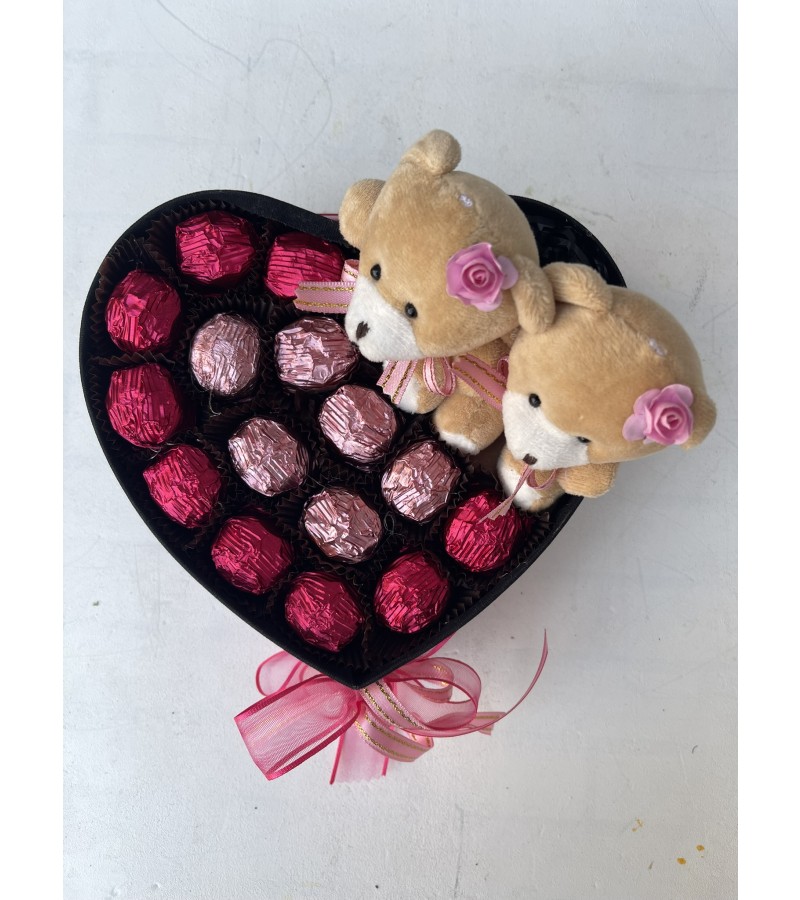 Ayıcıklı Pembe Kadife Kalp Çikolata Kutusu