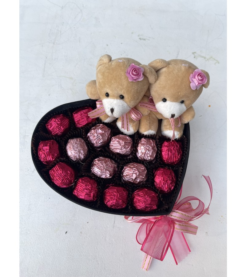 Ayıcıklı Pembe Kadife Kalp Çikolata Kutusu