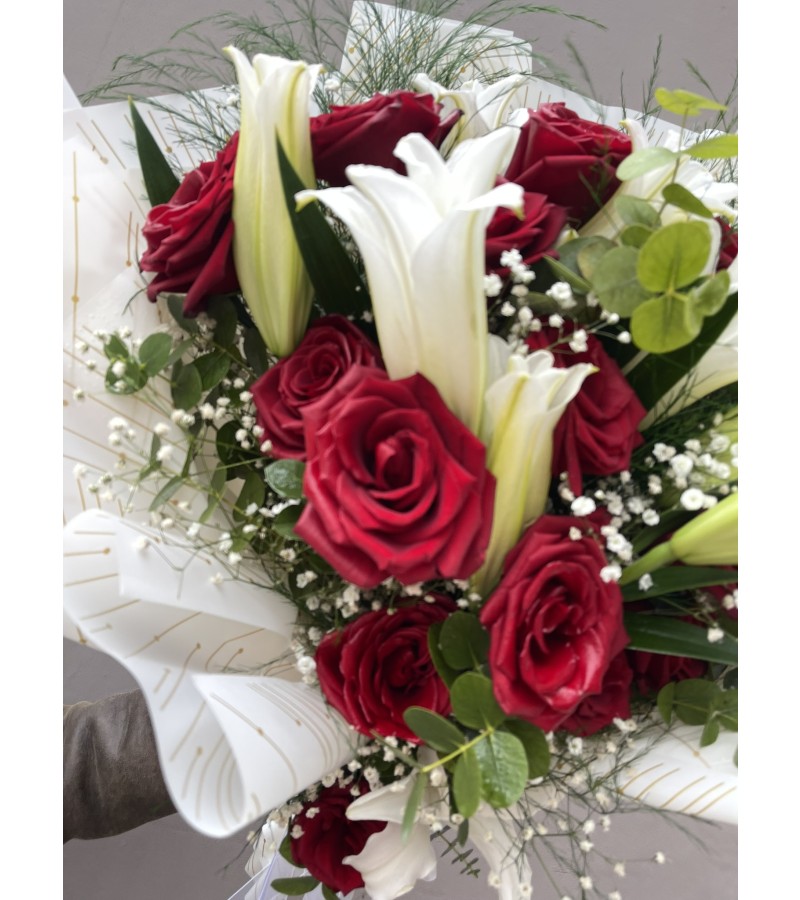 Kazablanka ve Kırmızı Güllerle Zarif Bir Aşk Hikayesi