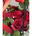 Şık Siyah Çantalı Kırmızı Gül Buketi