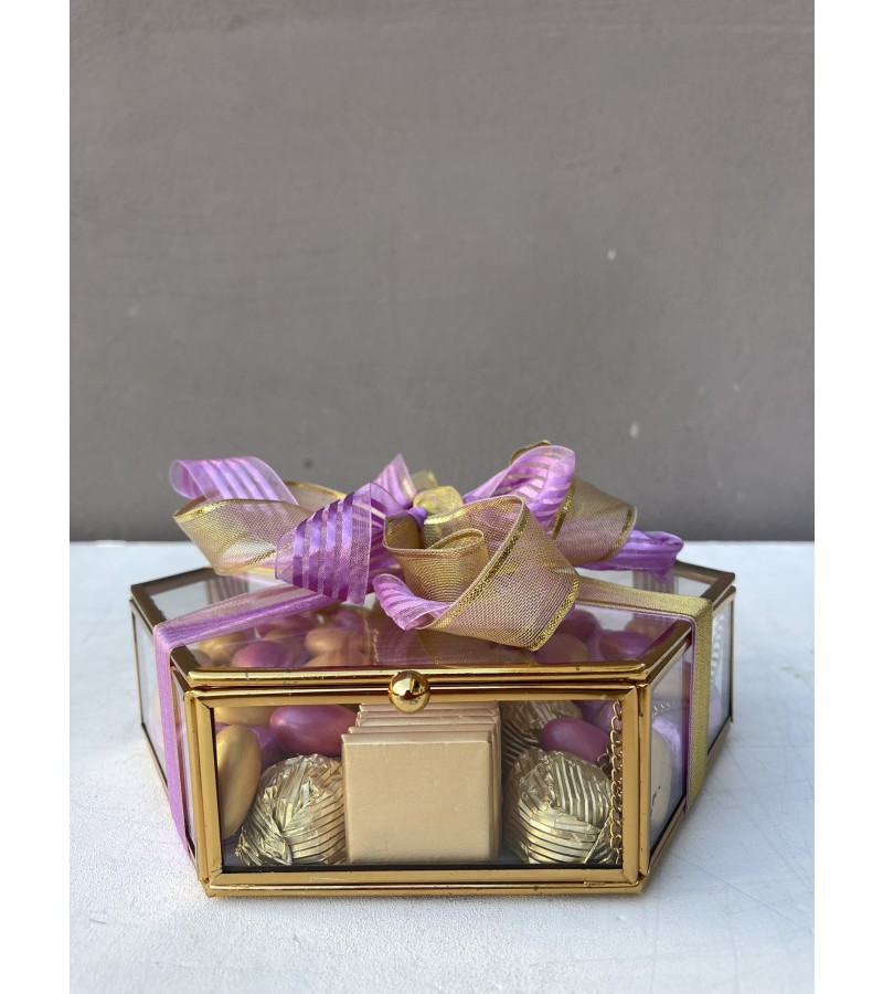 Mini Altıgen Cam Kutuda Pembe&Gold Kalpli Çikolata Kutusu