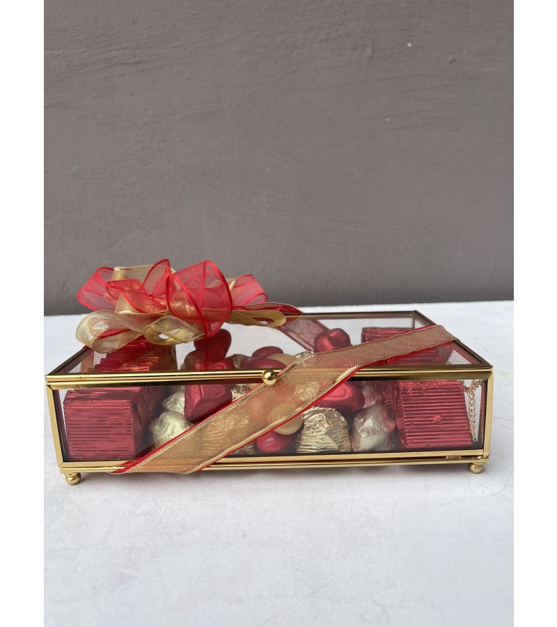 Cam Kutuda Kırmızı&Gold Kalpli Nişan Çikolata Kutusu