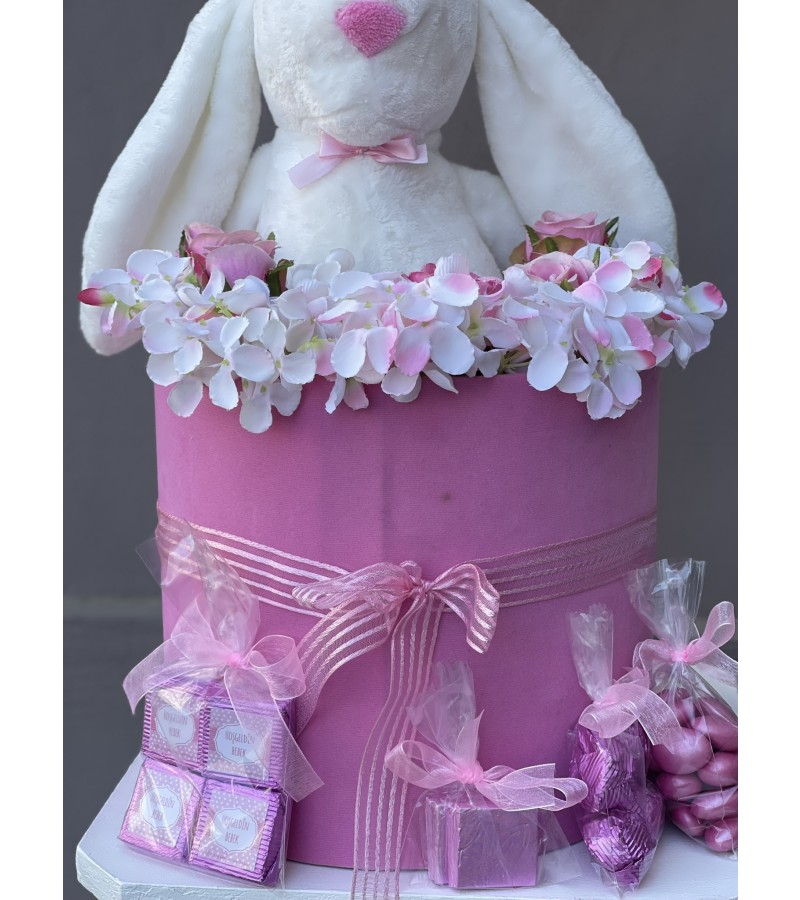 Balonlu Tavşan Kutusu - Pembe Çiçekli Hoş Geldin Bebek Hediyesi