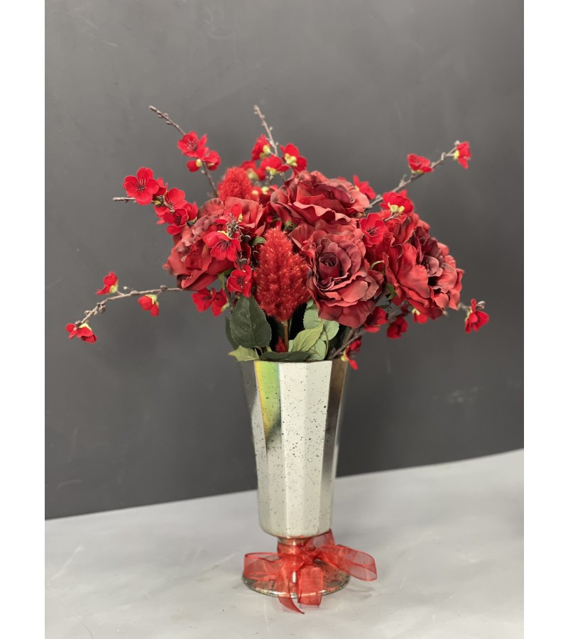 Gümüş ve Kırmızının Şıklığ