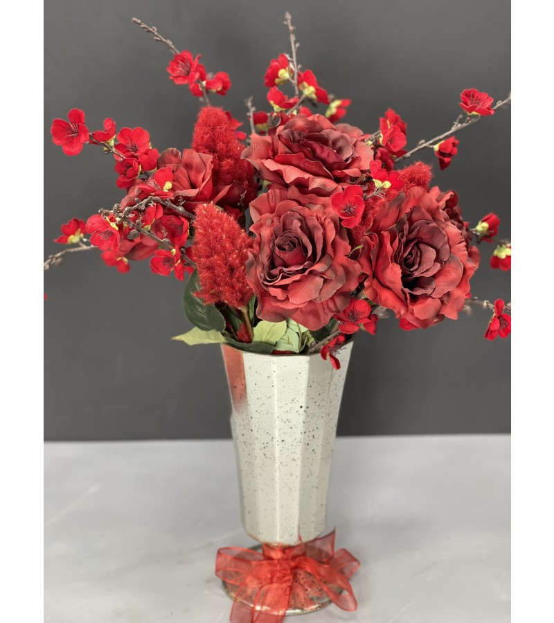 Gümüş ve Kırmızının Şıklığ