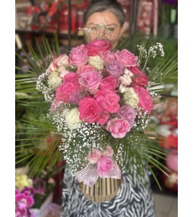 Şık Dekoratif Gold Vazoda İthal Pembe Güllü Exclusive Aranjmanımız