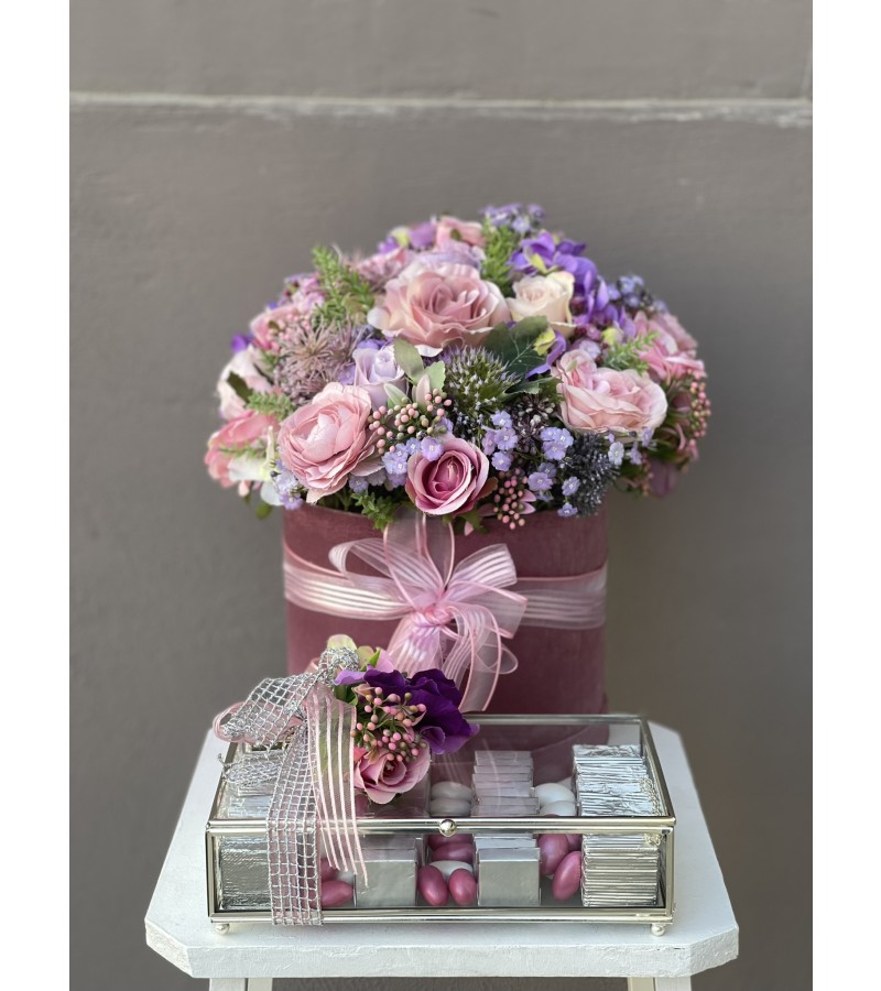 Kadife Kutuda Pink Lavender Yapay Çiçek Aranjman & Gümüş Çikolata Kutusu