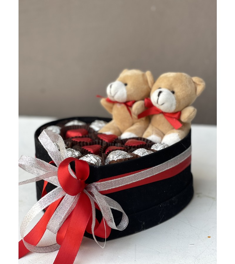 Ayıcıklı Gümüş & Kırmızı Kadife Kalp Çikolata Kutusu